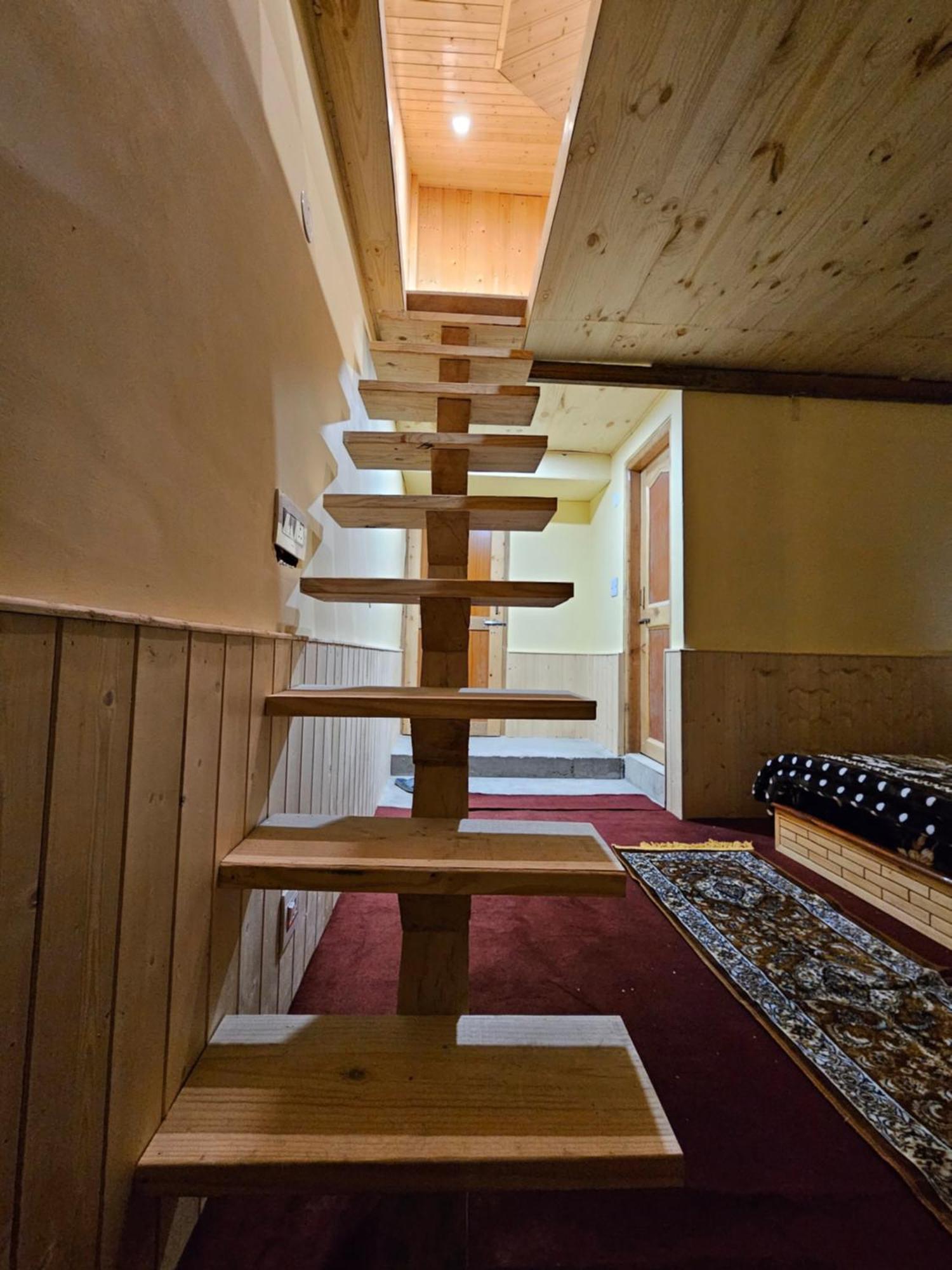 The Pineapple Home Manāli Eksteriør billede
