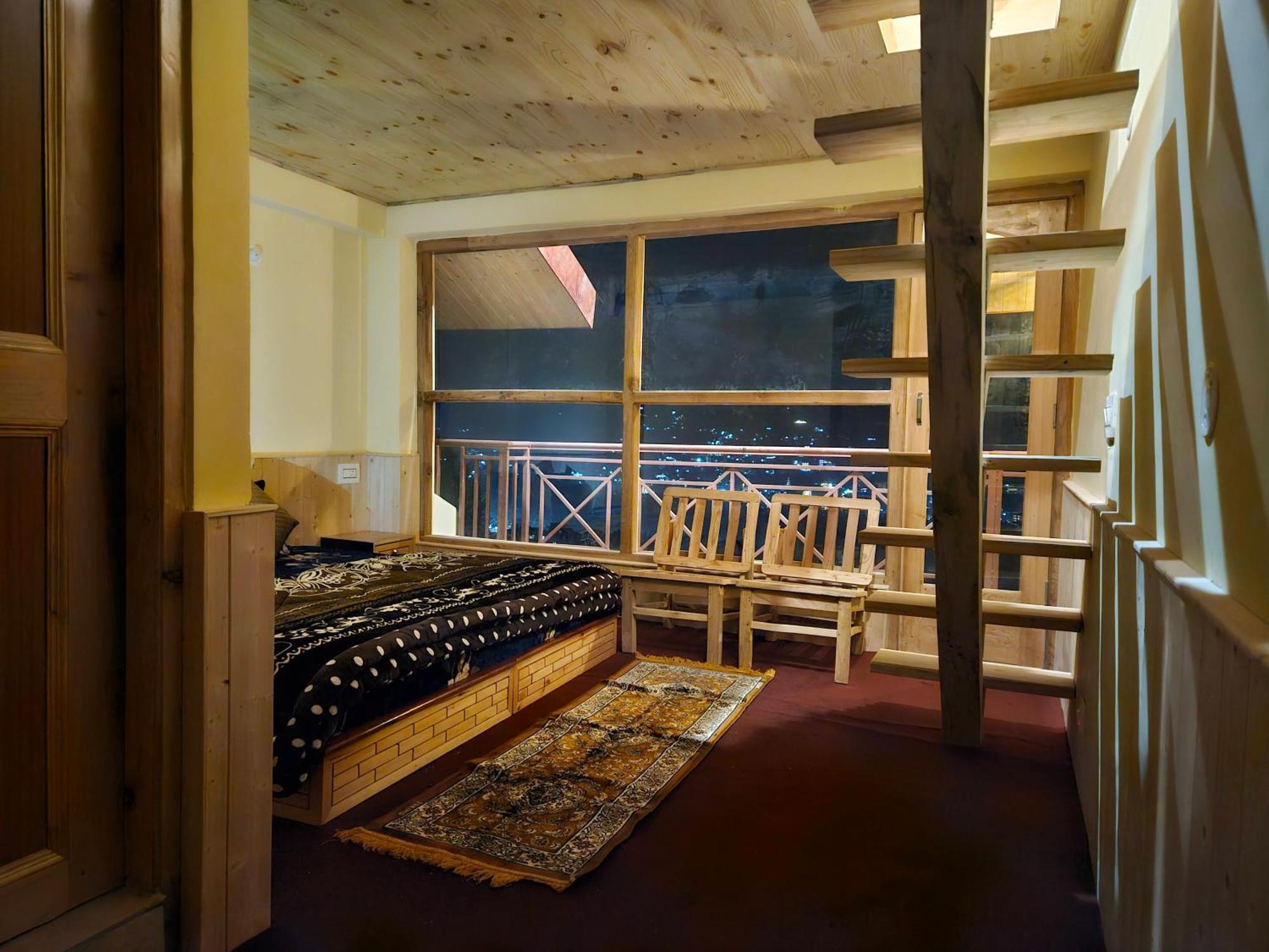 The Pineapple Home Manāli Eksteriør billede