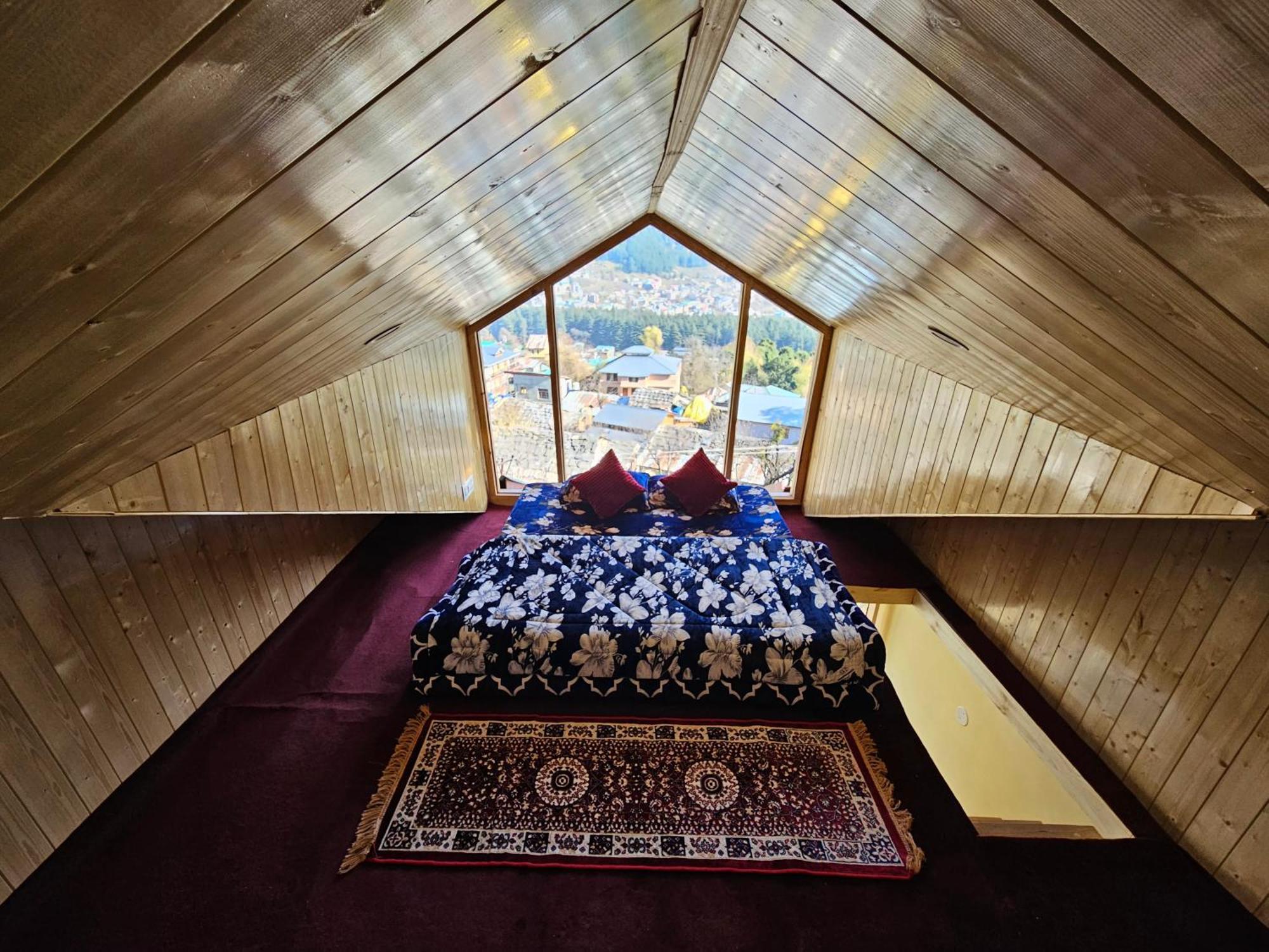 The Pineapple Home Manāli Eksteriør billede